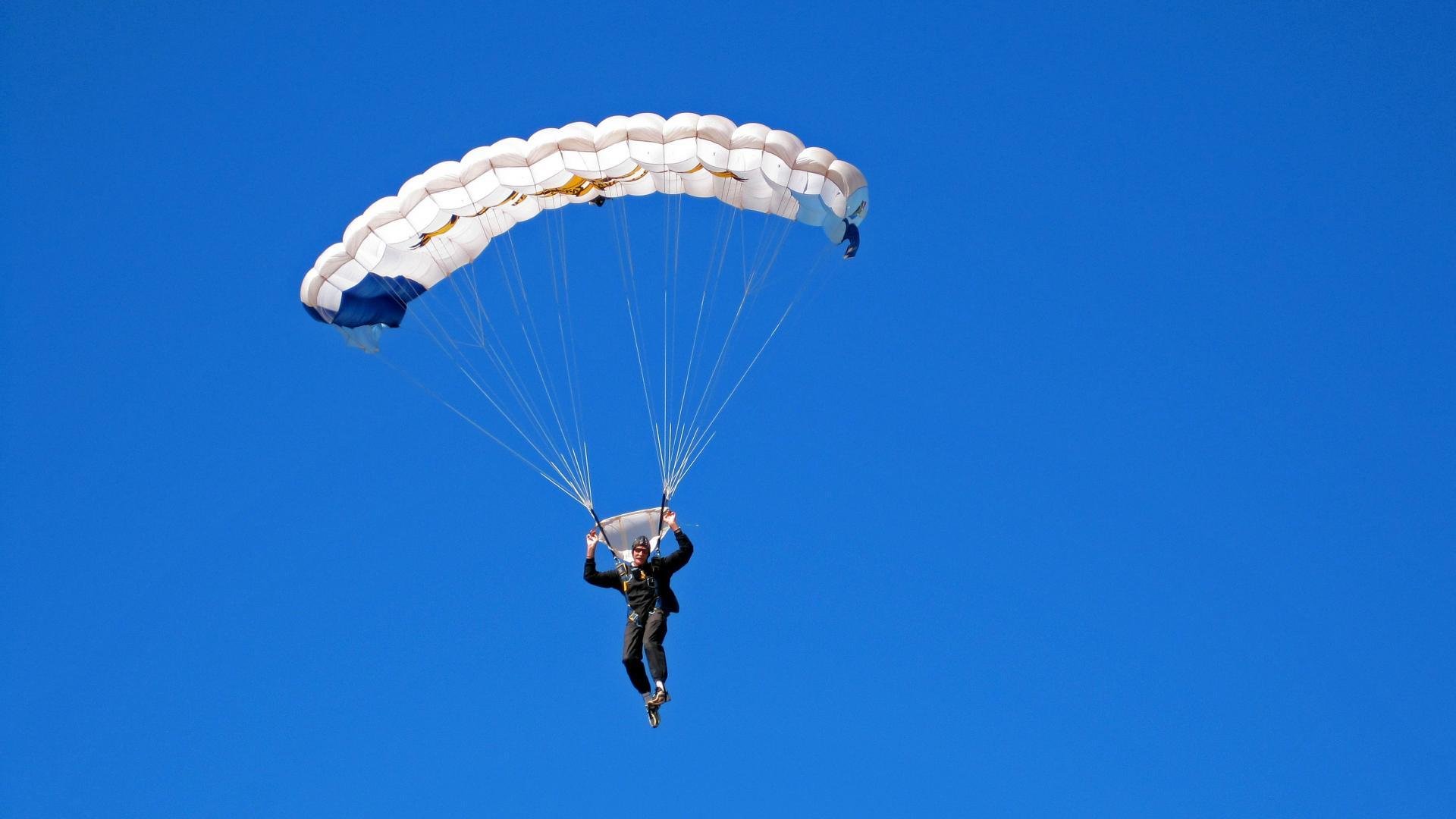 美网首回合爆出冷门！广州队大胜北京首钢，争冠形势突变的简单介绍