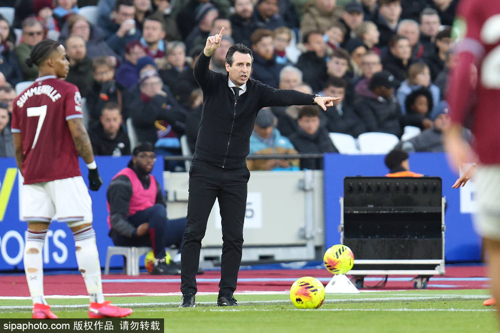 包含赛点之战全明星赛前瞻：萨拉赫伤情更新，曼联冲击连败纪录的词条